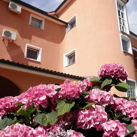 Rab Old Town Heritage Luxury Studio Appartamento